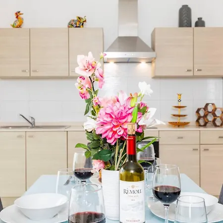 The Pinnacle Fl2 Escape By Homely *