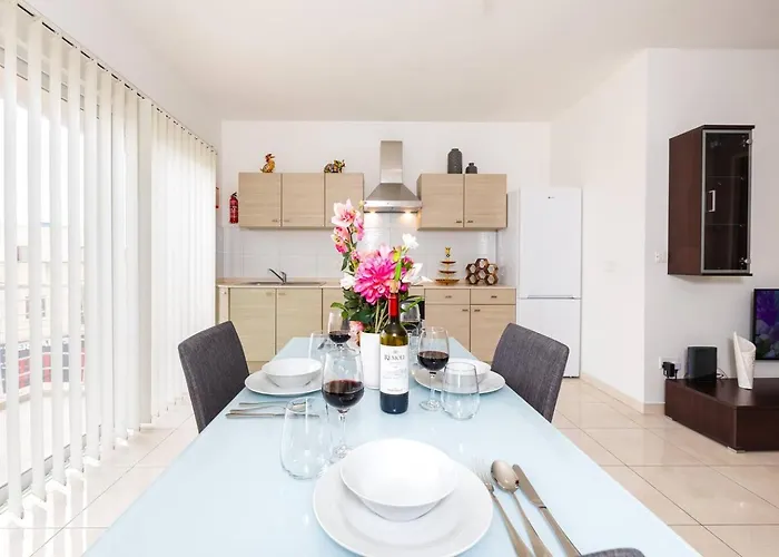 The Pinnacle Fl2 Escape By Homely *